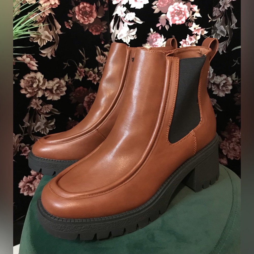 NWT LU Warm Brown Black Stretch Ankle Side Zip 3 Inch Chunky Heel Boots Size 11M